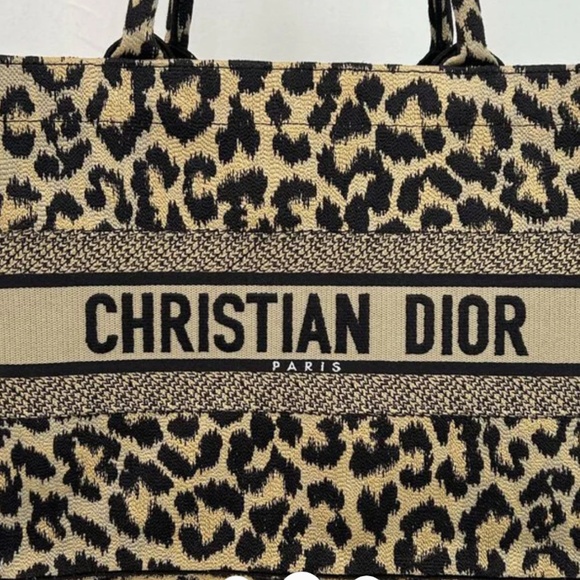 DIOR 2021 LEOPARD BOOK TOTE - Picture 1 of 4